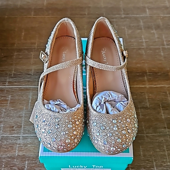 Lucky Top Gold Sparkle Kitten Heel for Little Girls, Size 1 - Picture 1 of 3
